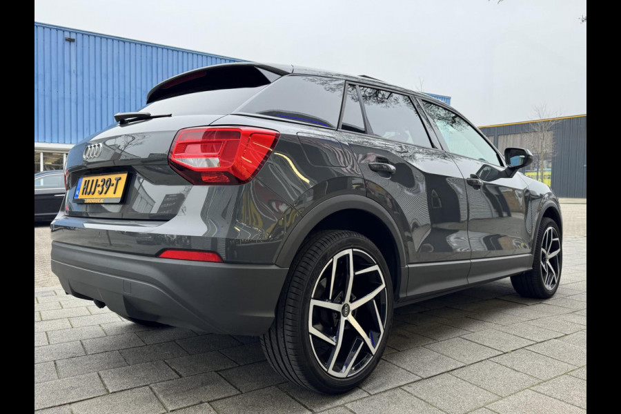 Audi Q2 30 TFSI Design Pro Line Plus - AUTOMAAT I Panorama dak I Airco I PDC I Sport velgen 19 I Afneembare trekhaak I Dealer ond.
