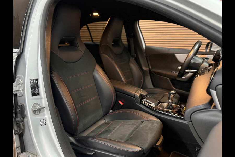 Mercedes-Benz A-Klasse 200 Business Solution AMG | LED | 18' inch | Sportstoelen | Parkeerassistent | Navigatie | NAP