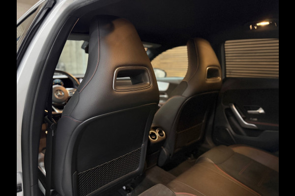 Mercedes-Benz A-Klasse 200 Business Solution AMG | LED | 18' inch | Sportstoelen | Parkeerassistent | Navigatie | NAP