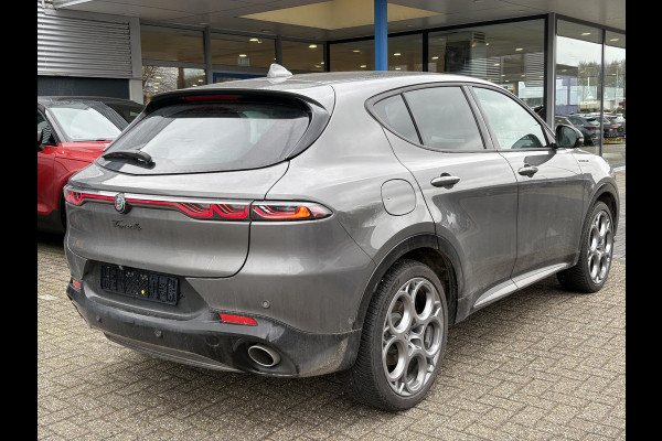 Alfa Romeo Tonale 1.3T PHEV Edizione Speciale 280pk! | Volle uitrusting! | Lederen bekleding | 360 graden Camera | Stoelverwarming/ventilatie | Adaptive cruise control | Schakelflippers |