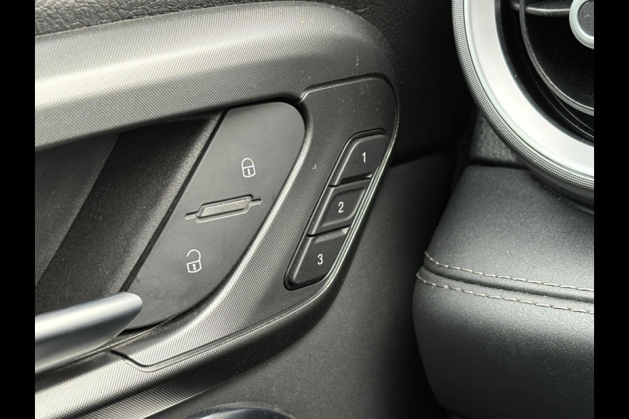 Alfa Romeo Tonale 1.3T PHEV Edizione Speciale 280pk! | Volle uitrusting! | Lederen bekleding | 360 graden Camera | Stoelverwarming/ventilatie | Adaptive cruise control | Schakelflippers |