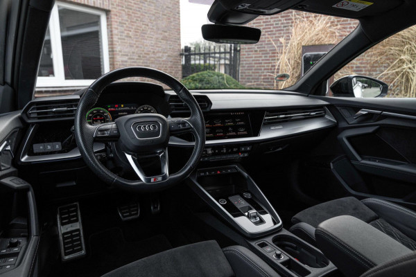 Audi A3 Sportback 40 TFSI e s edition ACC B&O Matrix LED Ambiance Elek.Klep Keyless Stoelverwarming 18''