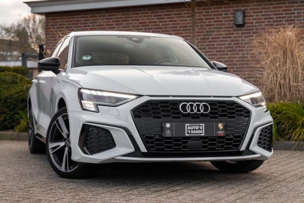 Audi A3 Sportback 40 TFSI e s edition ACC B&O Matrix LED Ambiance Elek.Klep Keyless Stoelverwarming 18''