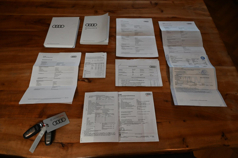 Audi A3 Sportback 40 TFSI e s edition ACC B&O Matrix LED Ambiance Elek.Klep Keyless Stoelverwarming 18''