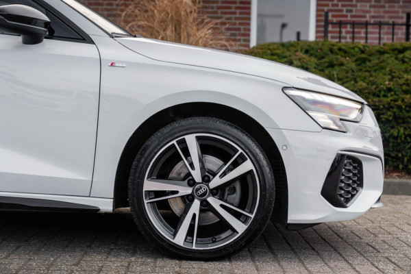 Audi A3 Sportback 40 TFSI e s edition ACC B&O Matrix LED Ambiance Elek.Klep Keyless Stoelverwarming 18''