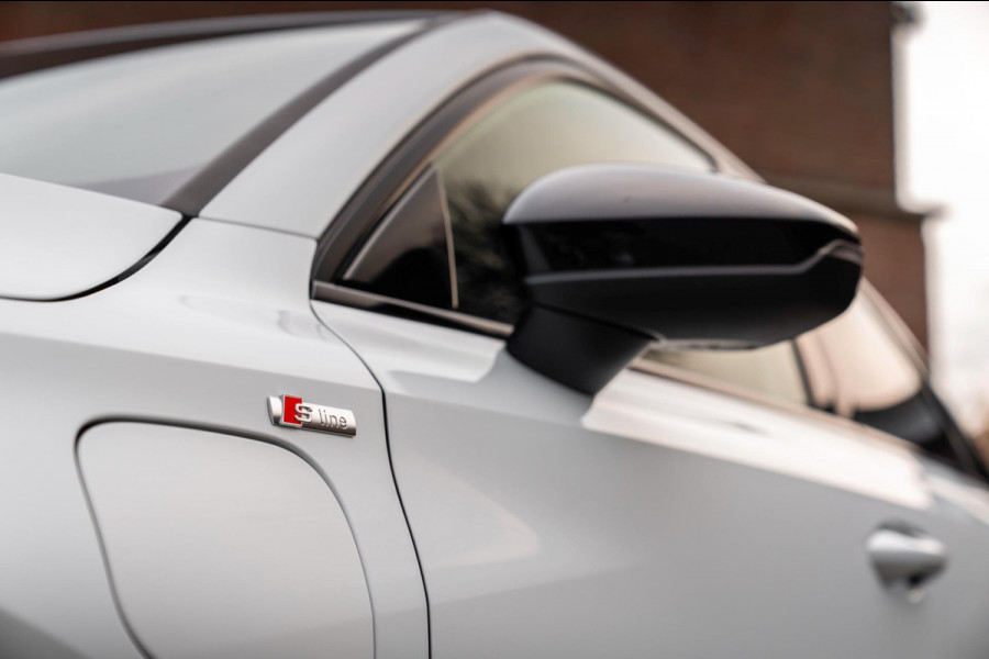 Audi A3 Sportback 40 TFSI e s edition ACC B&O Matrix LED Ambiance Elek.Klep Keyless Stoelverwarming 18''