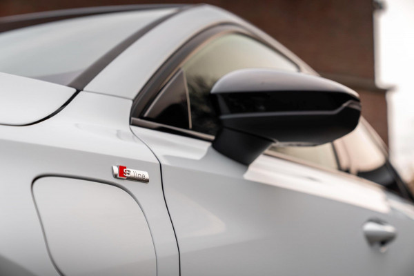 Audi A3 Sportback 40 TFSI e s edition ACC B&O Matrix LED Ambiance Elek.Klep Keyless Stoelverwarming 18''