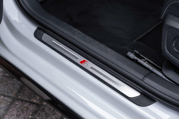 Audi A3 Sportback 40 TFSI e s edition ACC B&O Matrix LED Ambiance Elek.Klep Keyless Stoelverwarming 18''