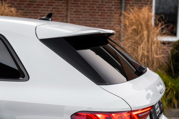 Audi A3 Sportback 40 TFSI e s edition ACC B&O Matrix LED Ambiance Elek.Klep Keyless Stoelverwarming 18''