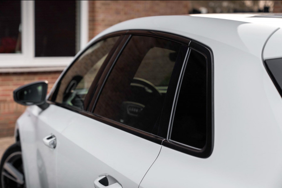 Audi A3 Sportback 40 TFSI e s edition ACC B&O Matrix LED Ambiance Elek.Klep Keyless Stoelverwarming 18''