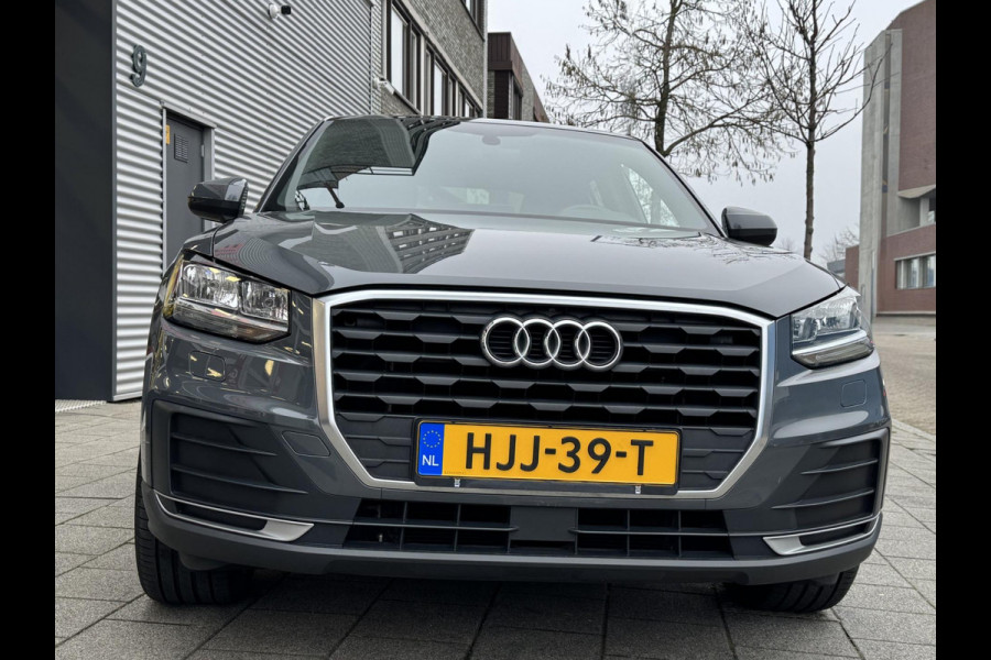 Audi Q2 30 TFSI Design Pro Line Plus - AUTOMAAT I Panorama dak I Airco I PDC I Sport velgen 19 I Afneembare trekhaak I Dealer ond.