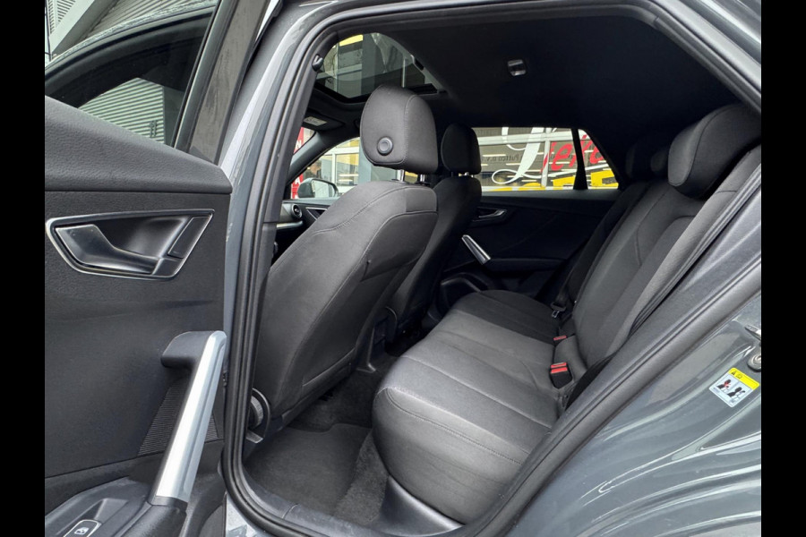 Audi Q2 30 TFSI Design Pro Line Plus - AUTOMAAT I Panorama dak I Airco I PDC I Sport velgen 19 I Afneembare trekhaak I Dealer ond.