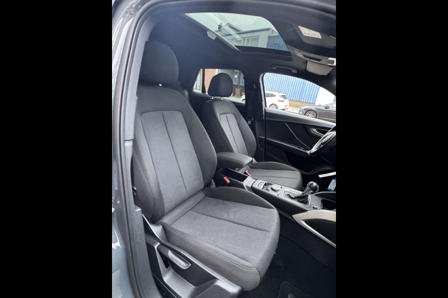 Audi Q2 30 TFSI Design Pro Line Plus - AUTOMAAT I Panorama dak I Airco I PDC I Sport velgen 19 I Afneembare trekhaak I Dealer ond.
