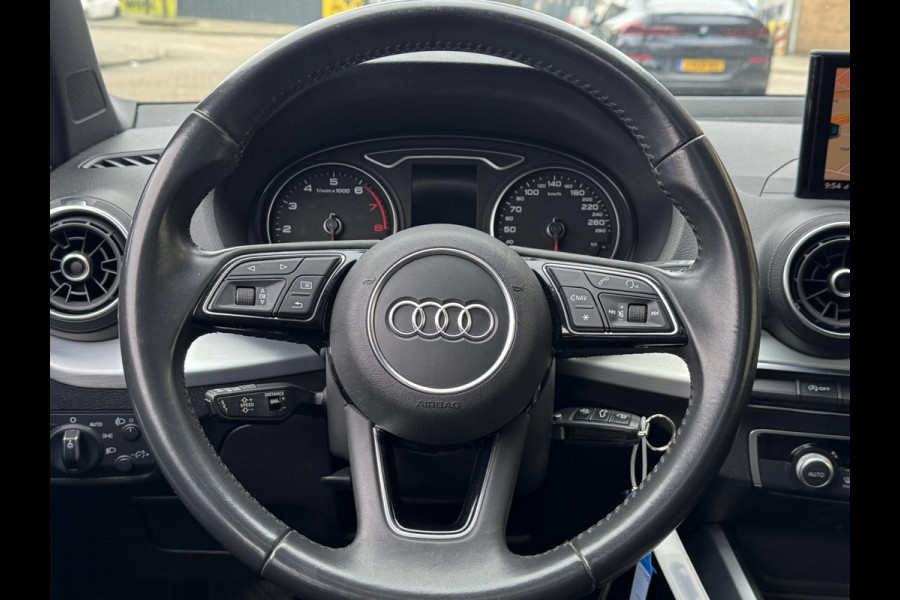 Audi Q2 30 TFSI Design Pro Line Plus - AUTOMAAT I Panorama dak I Airco I PDC I Sport velgen 19 I Afneembare trekhaak I Dealer ond.