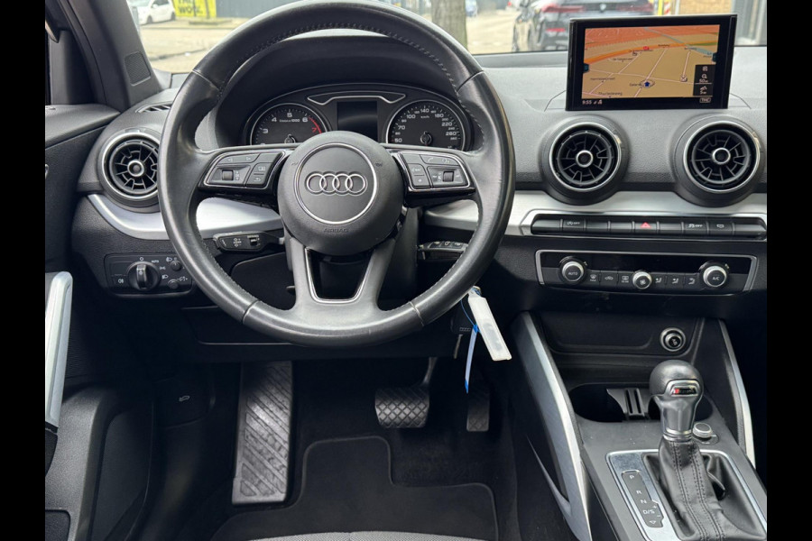 Audi Q2 30 TFSI Design Pro Line Plus - AUTOMAAT I Panorama dak I Airco I PDC I Sport velgen 19 I Afneembare trekhaak I Dealer ond.