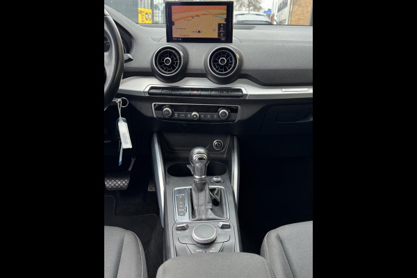 Audi Q2 30 TFSI Design Pro Line Plus - AUTOMAAT I Panorama dak I Airco I PDC I Sport velgen 19 I Afneembare trekhaak I Dealer ond.