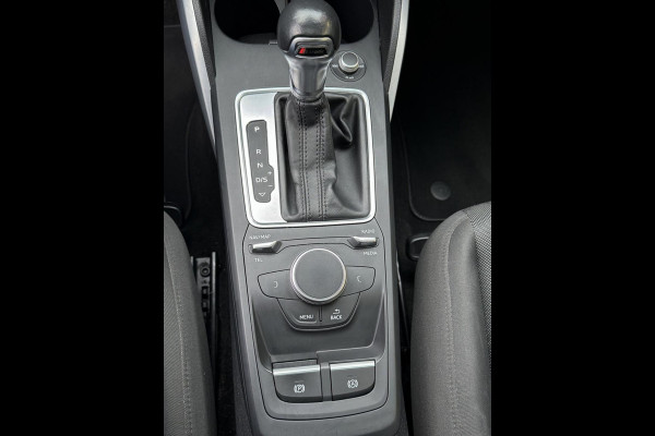 Audi Q2 30 TFSI Design Pro Line Plus - AUTOMAAT I Panorama dak I Airco I PDC I Sport velgen 19 I Afneembare trekhaak I Dealer ond.