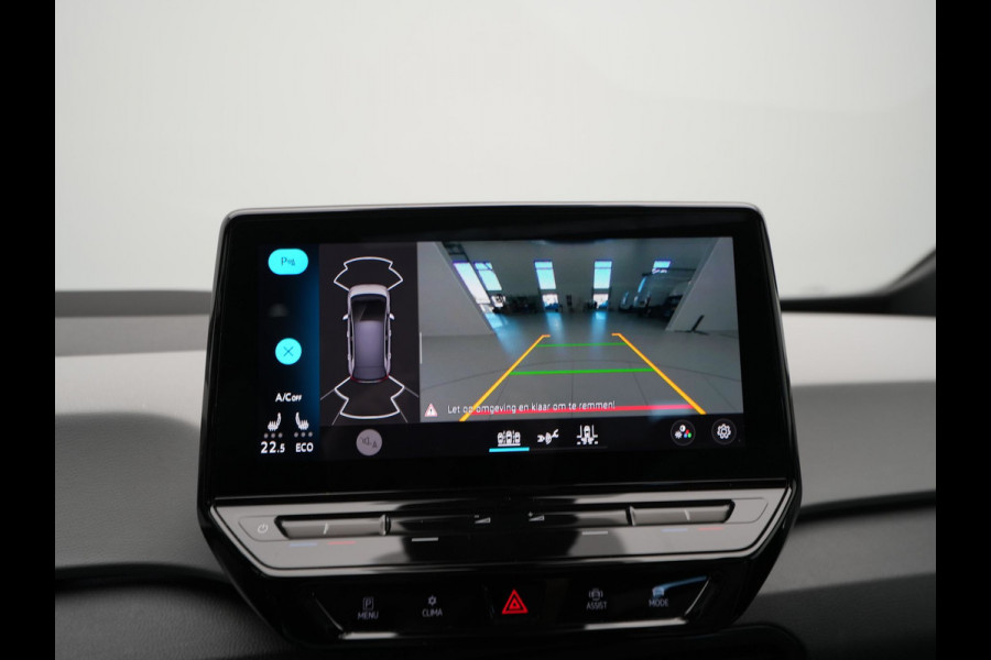 Volkswagen ID.3 First Max 58 kWh 204pk Trekhaak Panorama Navigatie Camera Stoel/Stuurverwarming