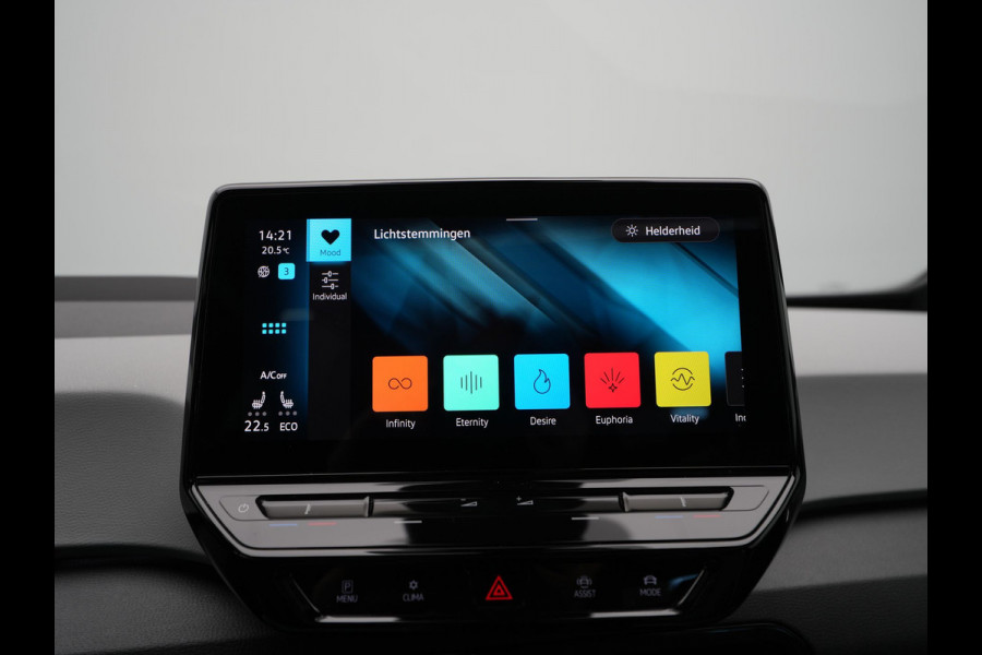 Volkswagen ID.3 First Max 58 kWh 204pk Trekhaak Panorama Navigatie Camera Stoel/Stuurverwarming