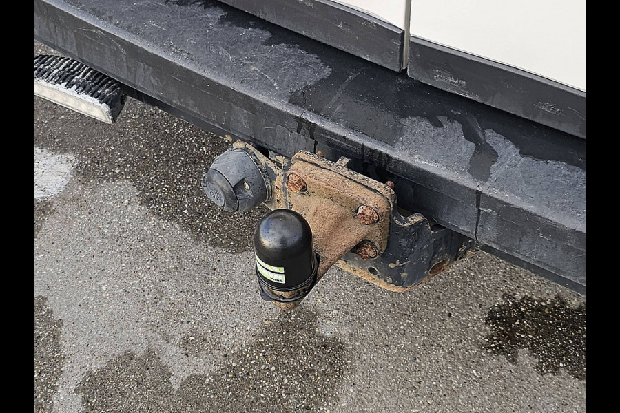 Volkswagen Crafter 30 2.0 TDI 102 L2H1 airco, trekhaak
