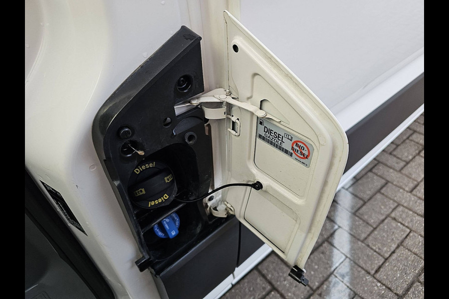 Volkswagen Crafter 30 2.0 TDI 102 L2H1 airco, trekhaak