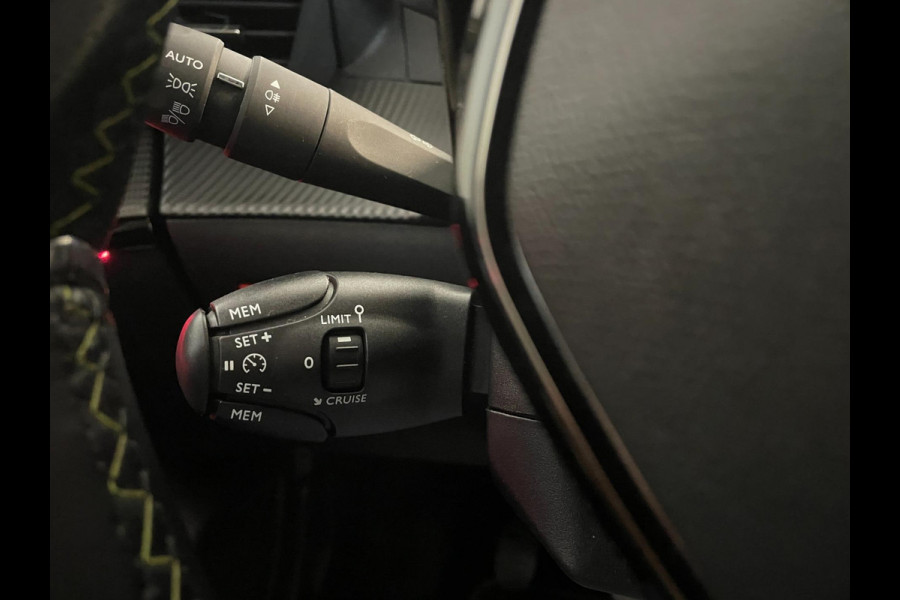 Peugeot 208 1.2 PureTech GT 100PK AIRCO CLIMA NAVI CRUISE PANO APPLE CARPLAY 3D COCKPIT PDC CAM LAGE KM STAND NIEUWSTAAT