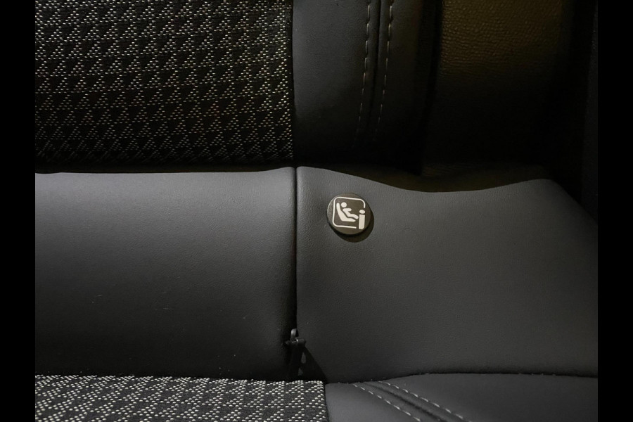 Peugeot 208 1.2 PureTech GT 100PK AIRCO CLIMA NAVI CRUISE PANO APPLE CARPLAY 3D COCKPIT PDC CAM LAGE KM STAND NIEUWSTAAT