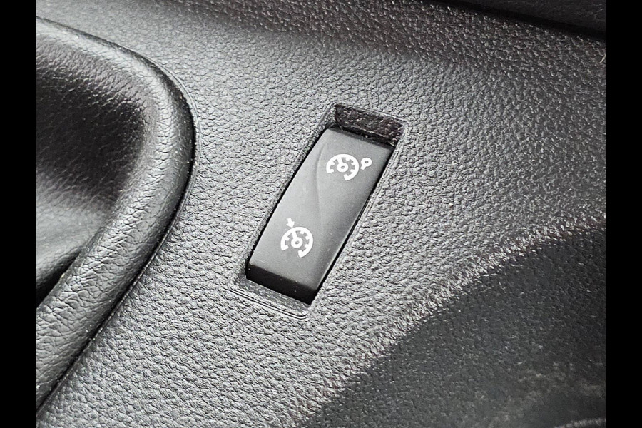 Renault Master T35 2.3 dCi 135 L2H2 airco, navi, pdc, trekhaak