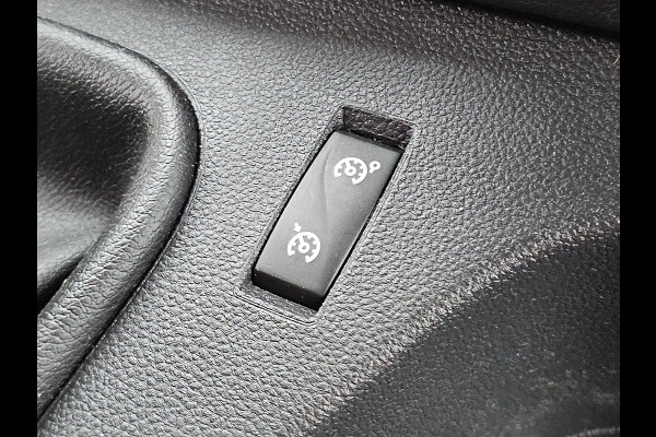 Renault Master T35 2.3 dCi 135 L2H2 airco, navi, pdc, trekhaak