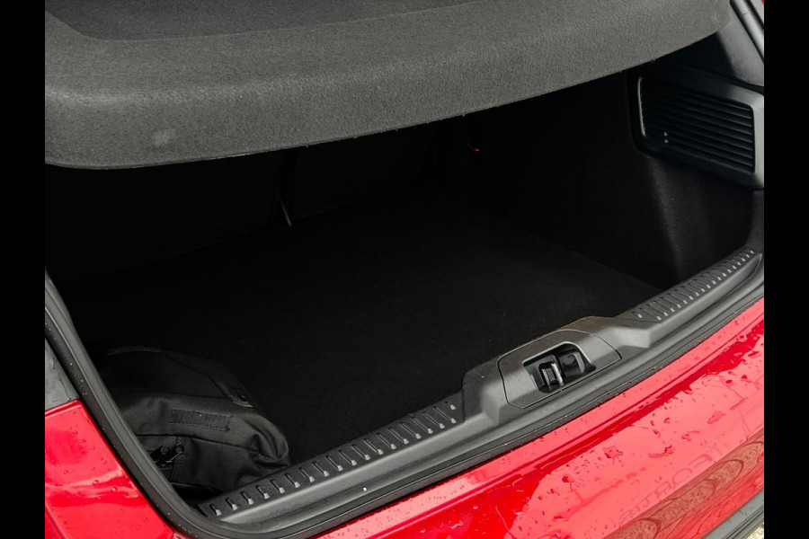 Ford Focus 1.0 EcoBoost Hybrid ST Line Business NL AUTO | CAMERA | CARPLAY |