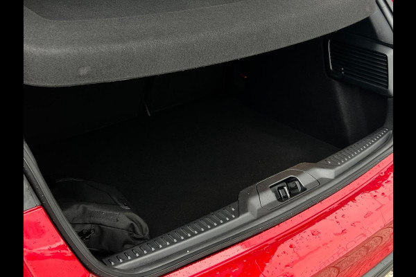 Ford Focus 1.0 EcoBoost Hybrid ST Line Business NL AUTO | CAMERA | CARPLAY |