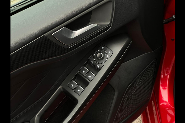 Ford Focus 1.0 EcoBoost Hybrid ST Line Business NL AUTO | CAMERA | CARPLAY |