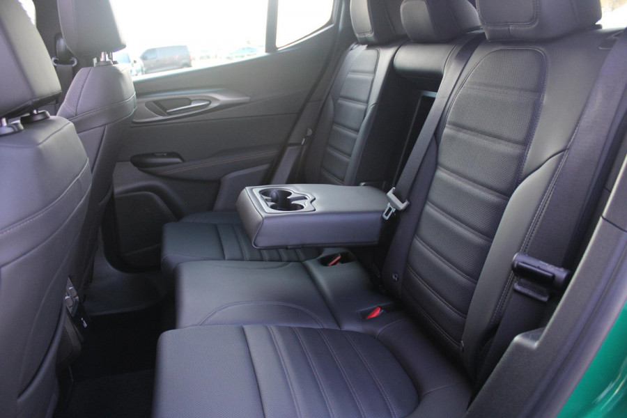 Alfa Romeo Tonale PHEV 280PK VELOCE | PANORAMISCH SCHUIF / KANTELDAK | LEDEREN BEKLEDING | VOORSTOELEN / STUUR VERWARMD | VOORSTOELEN GEVENTILEERD | VOORSTOELEN ELEKTRISCH VERSTELBAAR | DRAADLOOS APPLE CARPLAY / ANDROID AUTO | 360° CAMERA | AUTOMATISCH DIMMENDE BUITENSPIEGELS | 20"INCH LICHTMETALEN VELGEN | ADAPTIVE CRUISE CONTROL | KEYLESS ENTRY / START | ELEKTRISCH BEDIENBARE ACHTERKLEP | DRAADLOZE TELEFOONLADER | AMBIENT LIGHTING | DONKERE HEMELBEKLEDING | SCHAKELFLIPPERS AAN HET STUUR | VERWARMDE RUITENSPROEIERS |