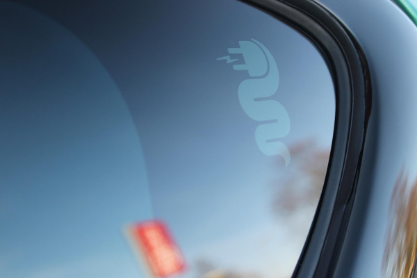 Alfa Romeo Tonale PHEV 280PK VELOCE | PANORAMISCH SCHUIF / KANTELDAK | LEDEREN BEKLEDING | VOORSTOELEN / STUUR VERWARMD | VOORSTOELEN GEVENTILEERD | VOORSTOELEN ELEKTRISCH VERSTELBAAR | DRAADLOOS APPLE CARPLAY / ANDROID AUTO | 360° CAMERA | AUTOMATISCH DIMMENDE BUITENSPIEGELS | 20"INCH LICHTMETALEN VELGEN | ADAPTIVE CRUISE CONTROL | KEYLESS ENTRY / START | ELEKTRISCH BEDIENBARE ACHTERKLEP | DRAADLOZE TELEFOONLADER | AMBIENT LIGHTING | DONKERE HEMELBEKLEDING | SCHAKELFLIPPERS AAN HET STUUR | VERWARMDE RUITENSPROEIERS |