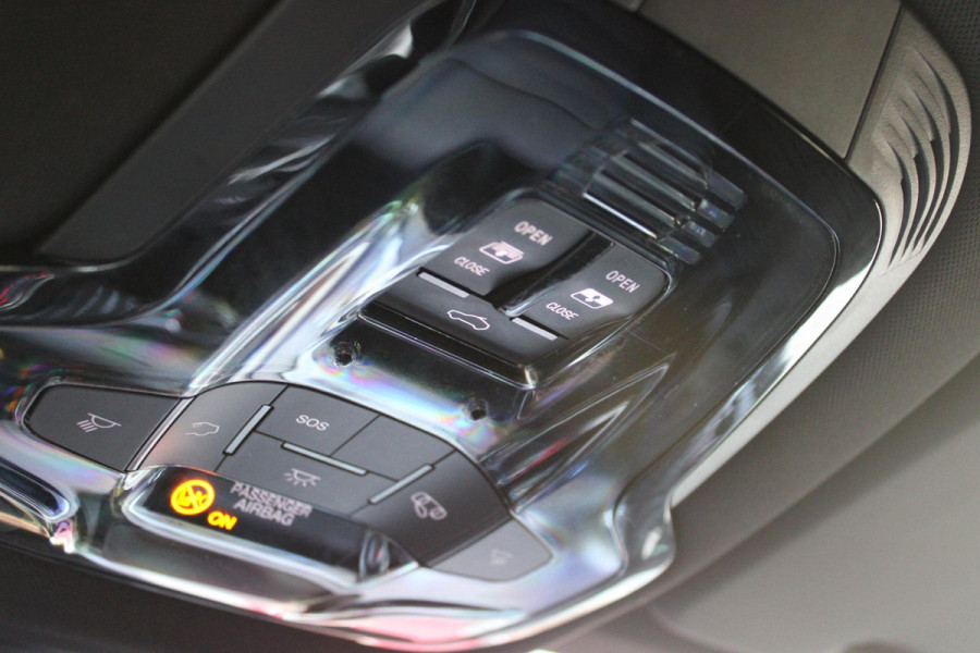 Alfa Romeo Tonale PHEV 280PK VELOCE | PANORAMISCH SCHUIF / KANTELDAK | LEDEREN BEKLEDING | VOORSTOELEN / STUUR VERWARMD | VOORSTOELEN GEVENTILEERD | VOORSTOELEN ELEKTRISCH VERSTELBAAR | DRAADLOOS APPLE CARPLAY / ANDROID AUTO | 360° CAMERA | AUTOMATISCH DIMMENDE BUITENSPIEGELS | 20"INCH LICHTMETALEN VELGEN | ADAPTIVE CRUISE CONTROL | KEYLESS ENTRY / START | ELEKTRISCH BEDIENBARE ACHTERKLEP | DRAADLOZE TELEFOONLADER | AMBIENT LIGHTING | DONKERE HEMELBEKLEDING | SCHAKELFLIPPERS AAN HET STUUR | VERWARMDE RUITENSPROEIERS |