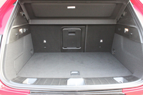 Alfa Romeo Tonale PHEV 280PK VELOCE | HARMAN/KARDON PREMIUM AUDIO | PREMIUM PACK: LEDEREN BEKLEDING/GEVENTILEERDE VOORSTOELEN/4-VOUDIG ELEKTRISCH VERSTELBARE LENDESTEUN VOORSTOELEN | WINTERPACK: STOEL/STUUR VERWARMING | STOEL VENTILATIE | TECHNOLOGY PACK: PARKEERWAARSCHUWING VOOR EN ACHTER/360° CAMERA/AUTOMATISCH INPARKEREN/ AUTONOMOUS DRIVING LEVEL 2: ADAPTIVE CRUISE CONTROL/LANE CENTERING ASSIST/TRAFFIC JAM ASSIST DODEHOEK DETECTIE AUTOMATISCH DIMMENDE BUITENSPIEGELS | DRAADLOZE TELEFOONLADER | FULL LED MATRIX KOPLAMPEN | DUAL STAGE VALVE: ACTIEVE DEMPING | KEYLESS ENTRY/START | 20" L