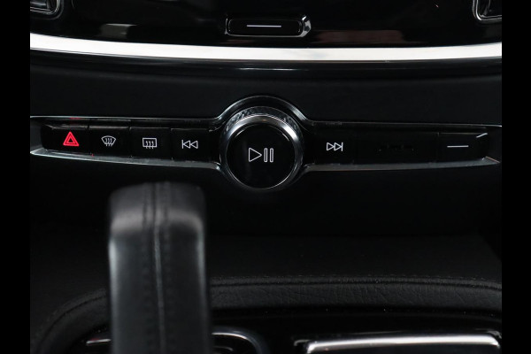 Volvo V60 2.0 T6 AWD Recharge Business Pro | Leder | Trekhaak | Stoel & stuurverwarming | Adaptive cruise | Camera | Carplay | Navigatie | Full LED | Parkeerhulp | PHEV | Plug In