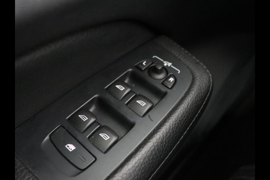 Volvo V60 2.0 T6 AWD Recharge Business Pro | Leder | Trekhaak | Stoel & stuurverwarming | Adaptive cruise | Camera | Carplay | Navigatie | Full LED | Parkeerhulp | PHEV | Plug In