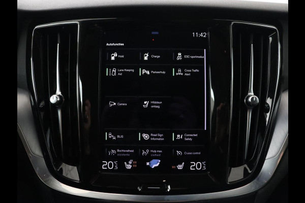 Volvo V60 2.0 T6 AWD Recharge Business Pro | Leder | Trekhaak | Stoel & stuurverwarming | Adaptive cruise | Camera | Carplay | Navigatie | Full LED | Parkeerhulp | PHEV | Plug In