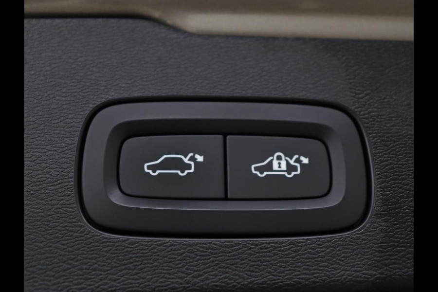 Volvo V60 2.0 T6 AWD Recharge Business Pro | Leder | Trekhaak | Stoel & stuurverwarming | Adaptive cruise | Camera | Carplay | Navigatie | Full LED | Parkeerhulp | PHEV | Plug In