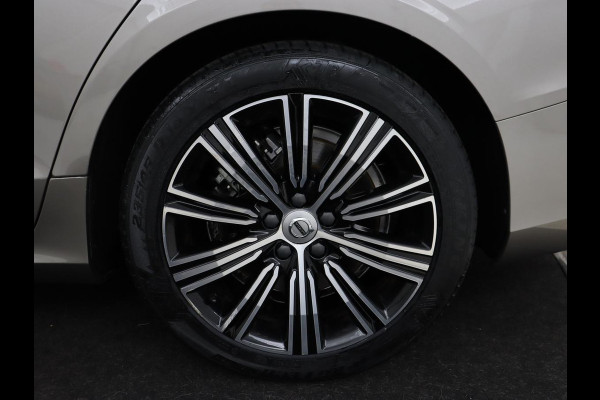 Volvo V60 2.0 T6 AWD Recharge Business Pro | Leder | Trekhaak | Stoel & stuurverwarming | Adaptive cruise | Camera | Carplay | Navigatie | Full LED | Parkeerhulp | PHEV | Plug In