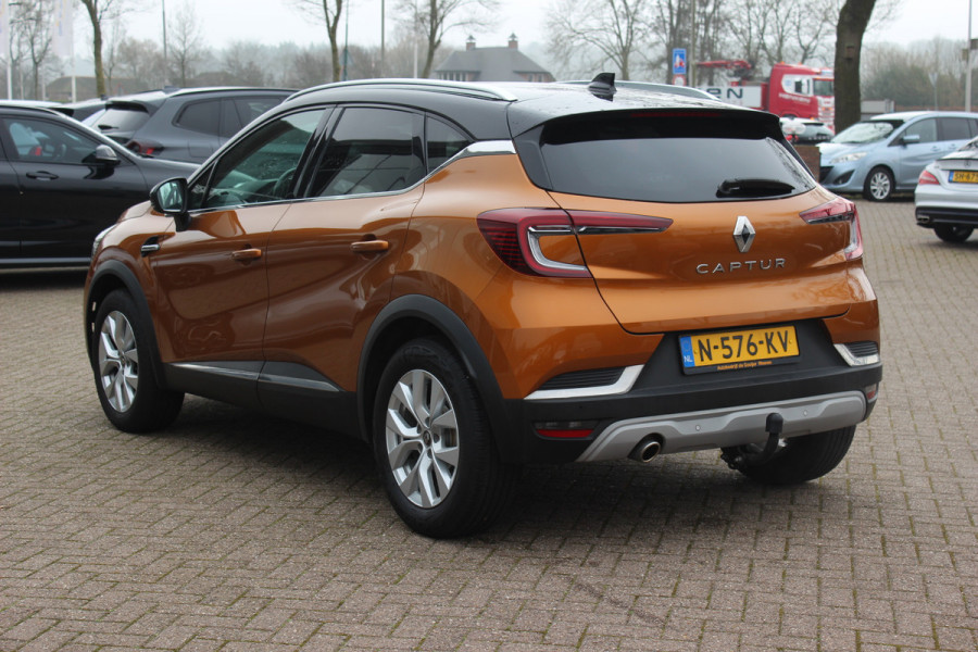 Renault Captur 1.3 TCe 130 Intens Automaat / Trekhaak / Camera / Navigatie / 17'' / Keyless / DAB / Stoelverwarming / Cruise Control