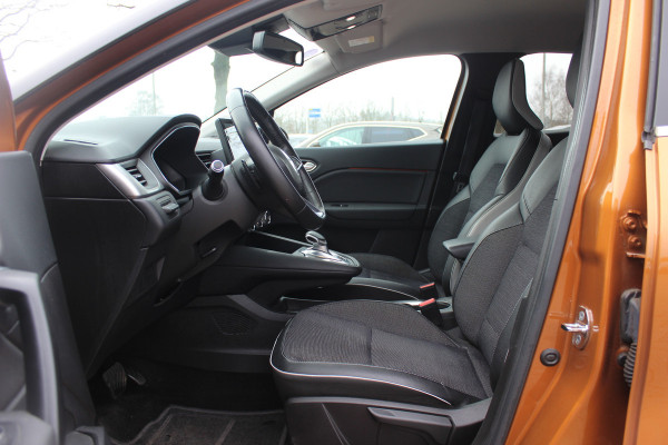 Renault Captur 1.3 TCe 130 Intens Automaat / Trekhaak / Camera / Navigatie / 17'' / Keyless / DAB / Stoelverwarming / Cruise Control