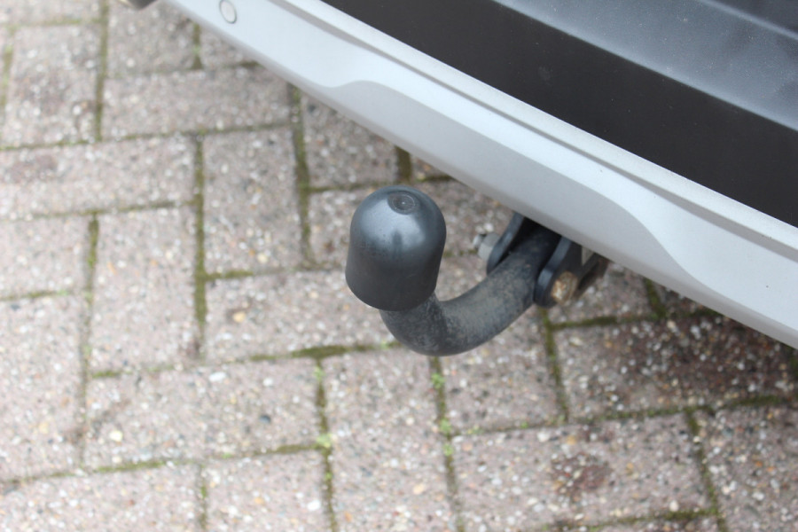 Renault Captur 1.3 TCe 130 Intens Automaat / Trekhaak / Camera / Navigatie / 17'' / Keyless / DAB / Stoelverwarming / Cruise Control