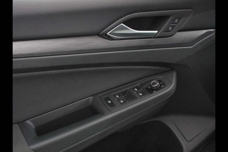 Volkswagen Golf 1.5 TSI 150pk Style | Navigatie | Climate Control | DAB | Digitale Cockpit | Keyless Start | Lichtmetalen velgen 17" | Parkeer Sensoren | Stoelverwarming