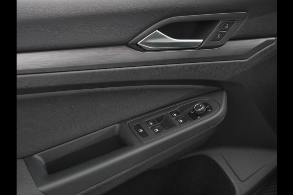 Volkswagen Golf 1.5 TSI 150pk Style | Navigatie | Climate Control | DAB | Digitale Cockpit | Keyless Start | Lichtmetalen velgen 17" | Parkeer Sensoren | Stoelverwarming