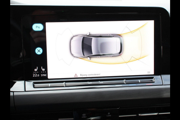 Volkswagen Golf 1.5 TSI 150pk Style | Navigatie | Climate Control | DAB | Digitale Cockpit | Keyless Start | Lichtmetalen velgen 17" | Parkeer Sensoren | Stoelverwarming