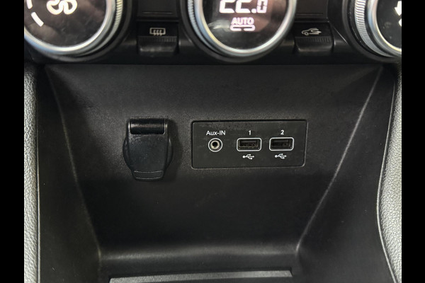 Renault Clio 1.0 TCe Intens - Navigatie / Apple CarPlay I Airco I Sport velgen I PDC I Stoelverwarming I Dealer onderhouden