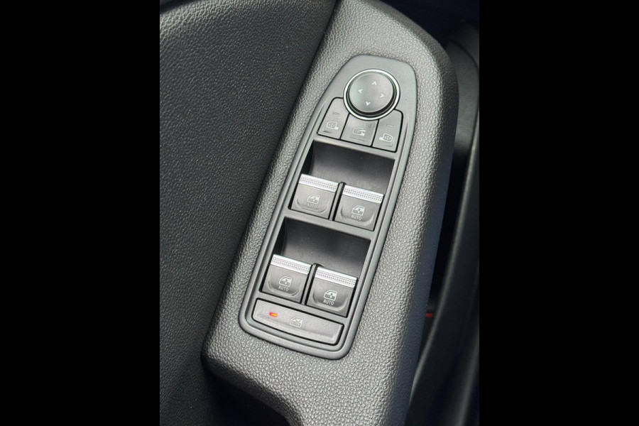 Renault Clio 1.0 TCe Intens - Navigatie / Apple CarPlay I Airco I Sport velgen I PDC I Stoelverwarming I Dealer onderhouden