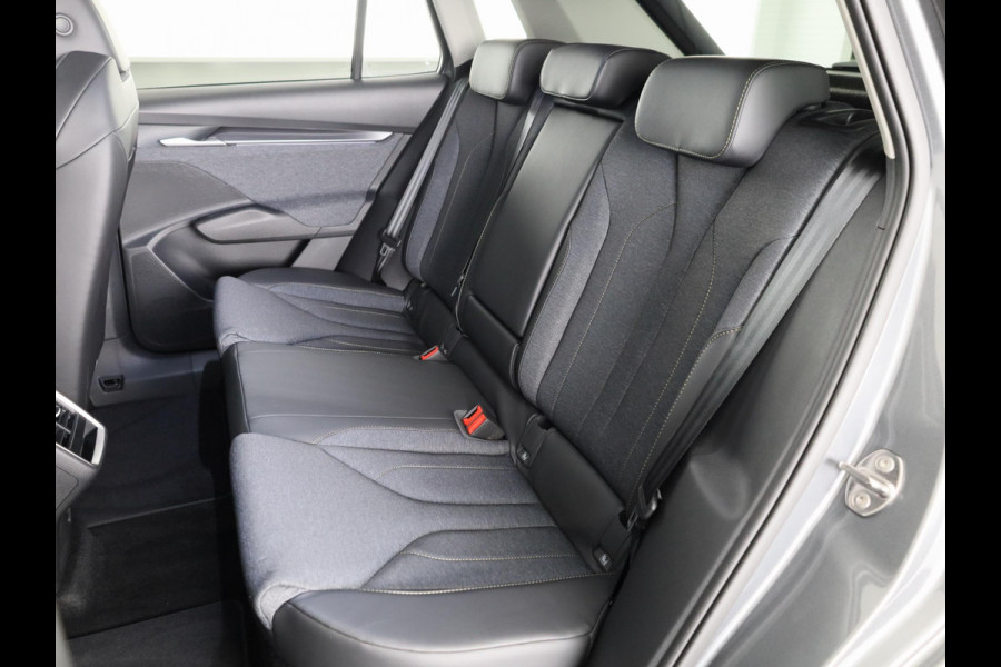 Škoda Elroq 60 Business Edition - Tour 204pk | Black pakket | 21 inch | Trekhaak